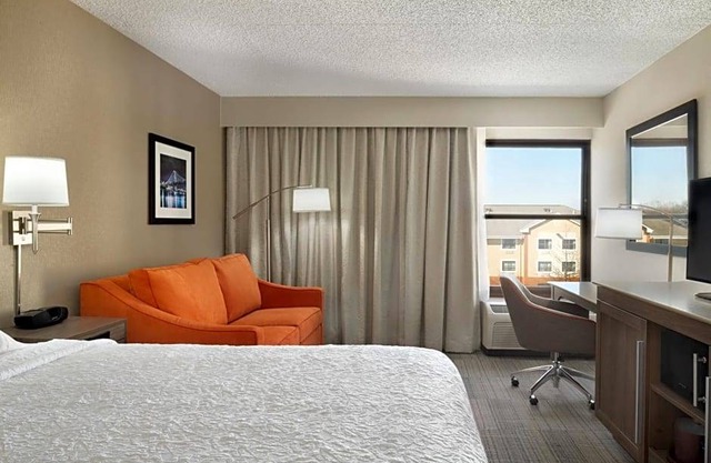 2-Star Hotel ∙ Hampton Inn Philadelphia/Mt. Laurel