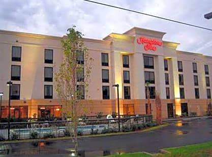 2-Star Hotel ∙ Hampton Inn Moss Point