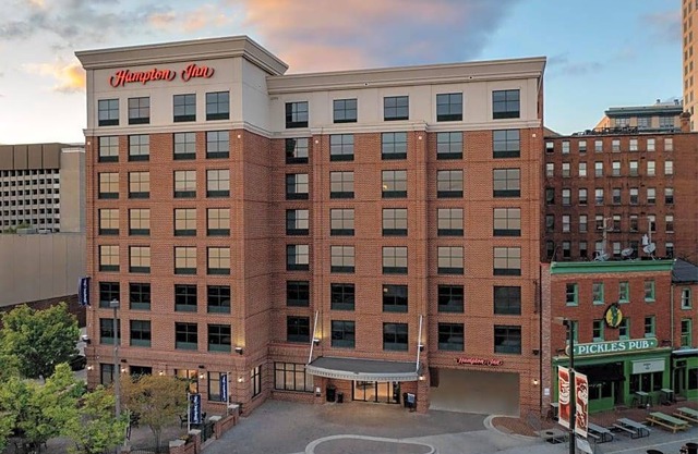 2-Star Hotel ∙ Hampton Inn Baltimore-Downtown-Convention Center