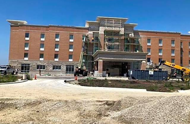 2-Star Hotel ∙ Hampton Inn Champaign Southwest