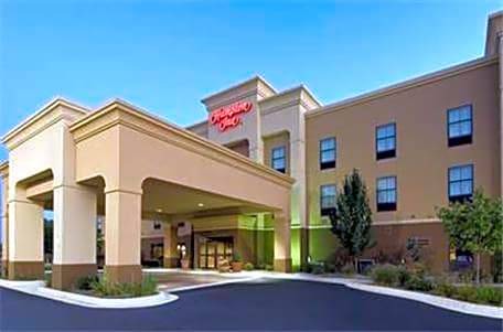 2-Star Hotel ∙ Hampton Inn Marshall