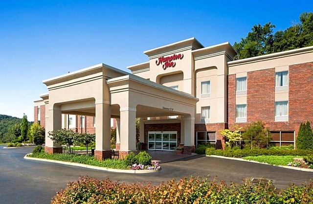 2-Star Hotel ∙ Hampton Inn Athens