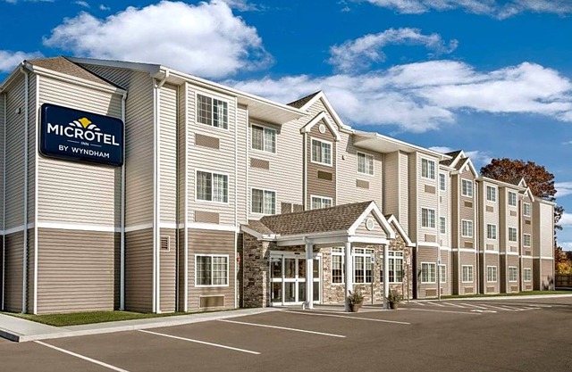 2-Star Hotel ∙ Microtel Inn & Suites by Wyndham Binghamton