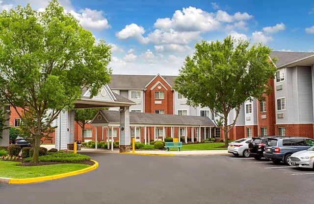 2-Star Hotel ∙ Microtel Inn & Suites by Wyndham Philadelphia Airport