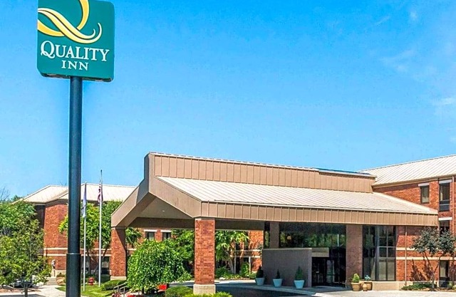 2-Star Hotel ∙ Quality Inn Auburn Hills