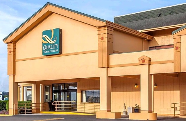2-Star Hotel ∙ Quality Inn & Suites at Coos Bay