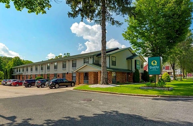 2-Star Hotel ∙ Quality Inn
