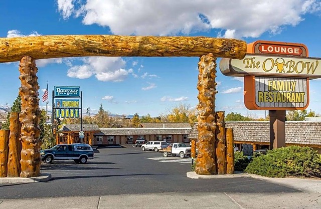 2-Star Hotel ∙ Rodeway Inn Pronghorn Lodge