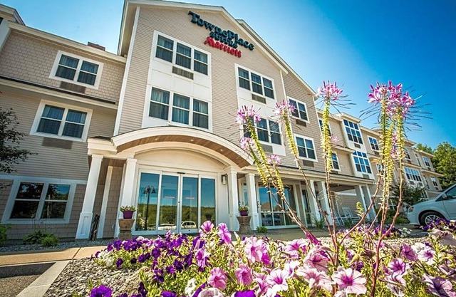 2-Star Hotel ∙ TownePlace Suites by Marriott Gilford
