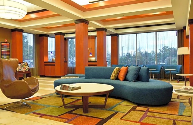 2-Star Hotel ∙ Fairfield Inn Hartford Airport
