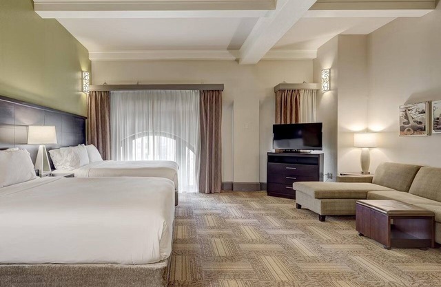 2 Unique Suites w/Kitchen in Restored 1904 Landmark Near Museums