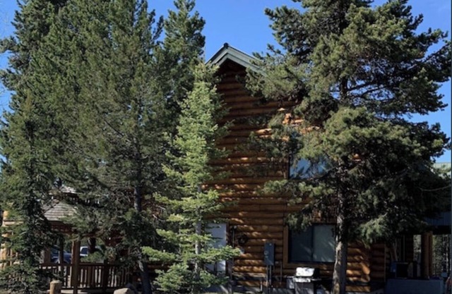20 Miles to West Yellowstone ~ Air Condition ~ Wifi