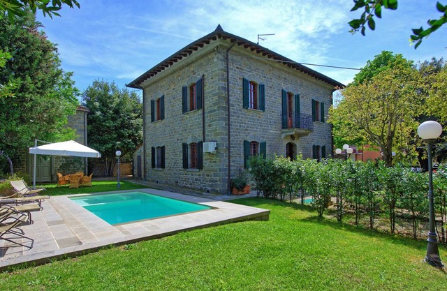 200 m² Villa ∙ 5 bedrooms ∙ 9 guests