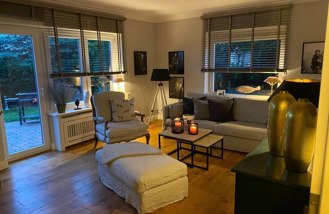 200qm auf 2 Ebenen mit 3 Schlafzimmern, 4 Bädern, Garten und Eigener Sauna Lassen Keine Wünsche