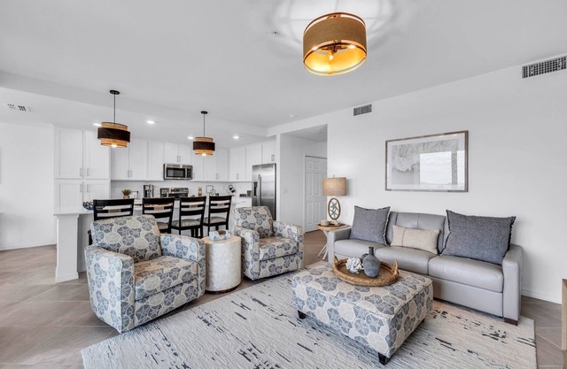 2032 Babcock National Condo