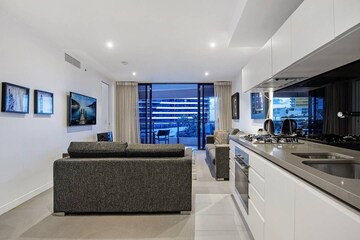 20505 Oracle in Broadbeach