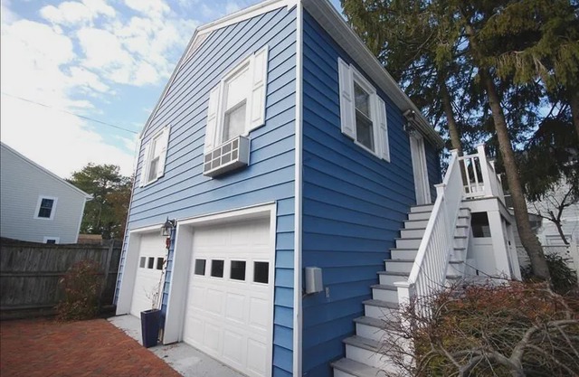 207B Laurel St - One Bedroom Apartment, Sleeps 4
