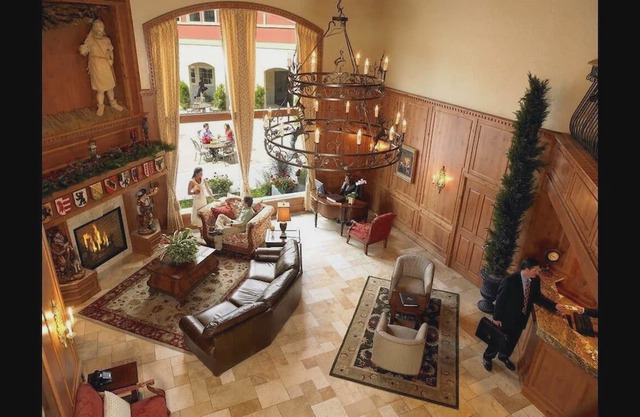 211 POOL IS OPEN! ZERMATT RESORT KING SUITE!