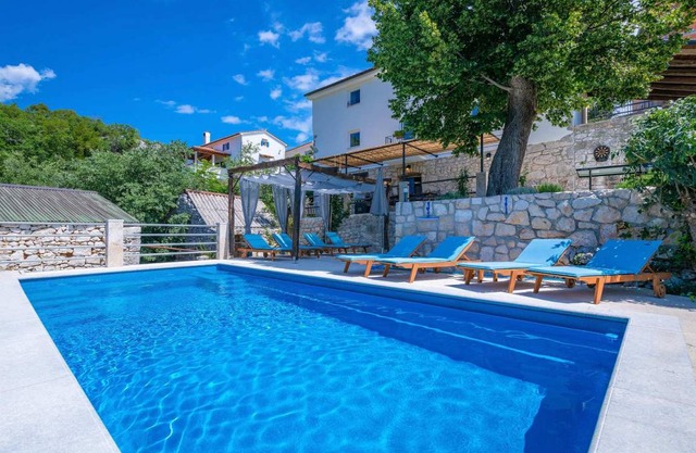 220 m² Villa ∙ 3 bedrooms ∙ 8 guests