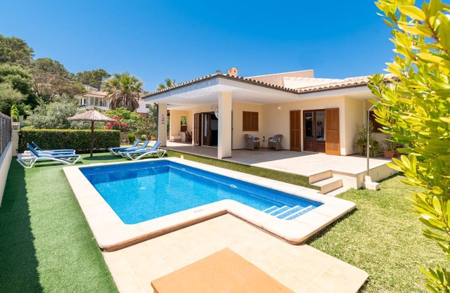 242 m² House ∙ 3 bedrooms ∙ 6 guests