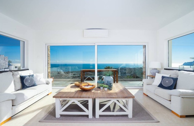 250 m² Villa ∙ 4 bedrooms ∙ 10 guests