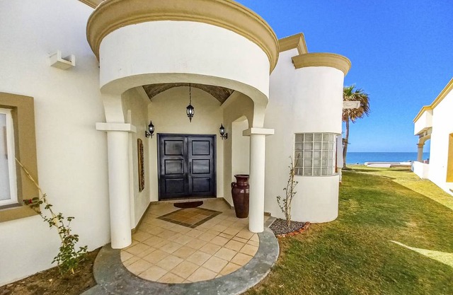 251 m² Villa ∙ 3 bedrooms ∙ 10 guests