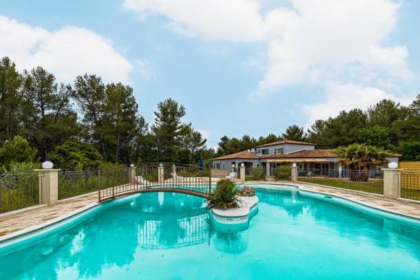 270 m² House ∙ 6 bedrooms ∙ 9 guests