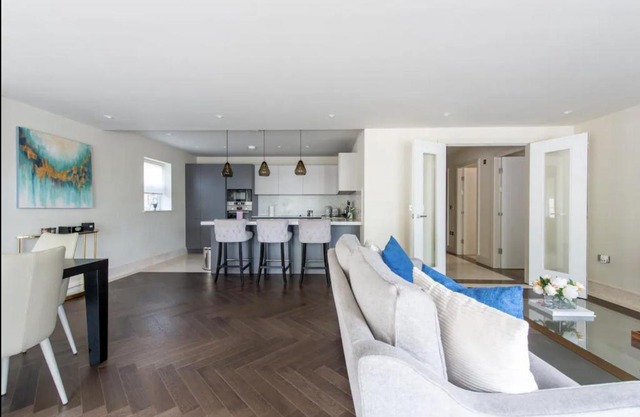 2BD, 2BA Urban Oasis CHCL F4