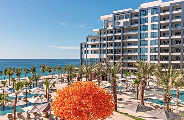 2BR Beachfront Residence w/ocean view and resort amenities