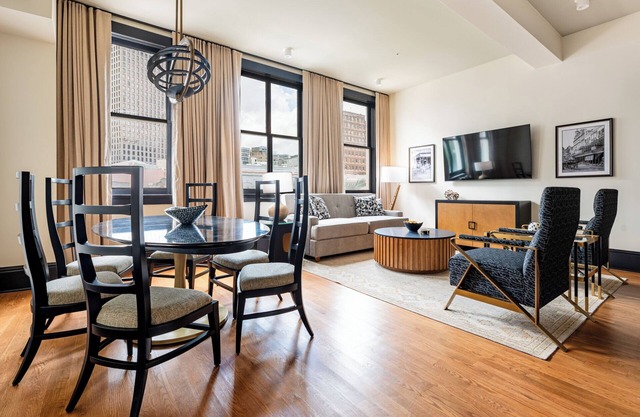 2BR Great View Steps from French Quarter | The Mayfair