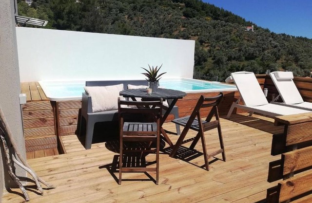 2br Suite White gea With Private Pool No01
