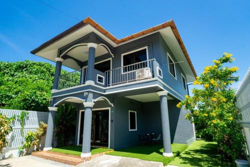 3 Bed 3 Bath Villa 400m to Beach