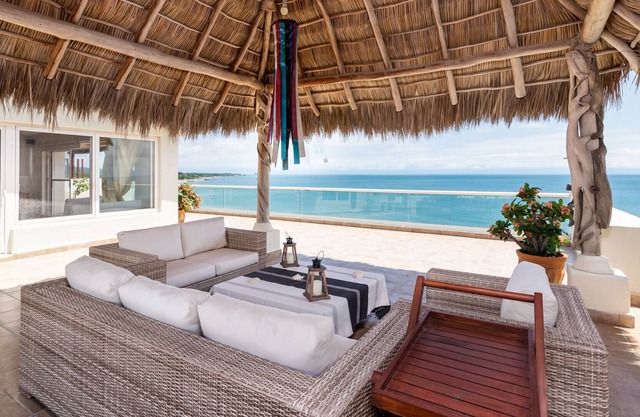 3 Bed Beachfront Penthouse in Punta Vista 1, Punta De Mita