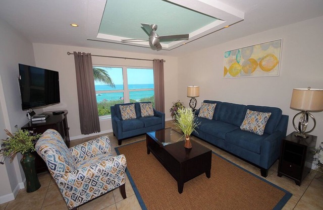 3-bedroom, 3 bath condo in beautiful Longboat Key. Beachfront views w/pool.