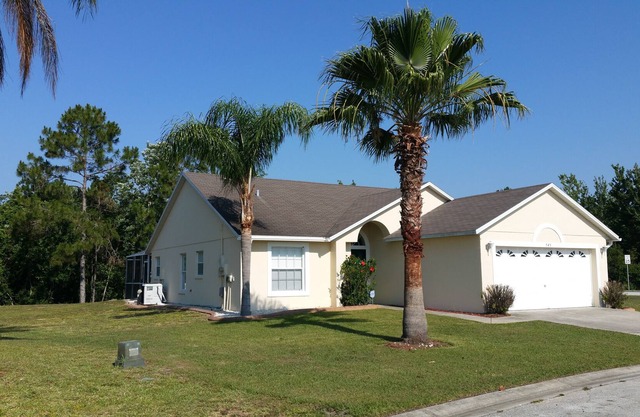 3 bedroom 3 bathroom (2 en-suite) Detached family villa with heated pool & spa