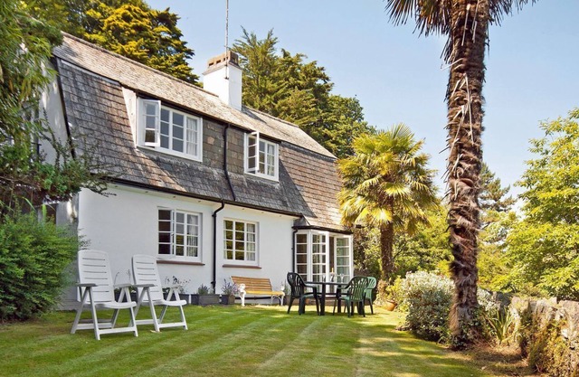 3 bedroom accommodation in South Sands