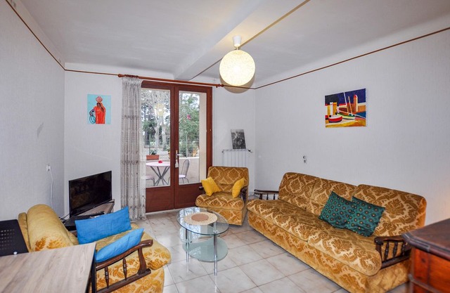 3 bedroom accommodation in Vinassan