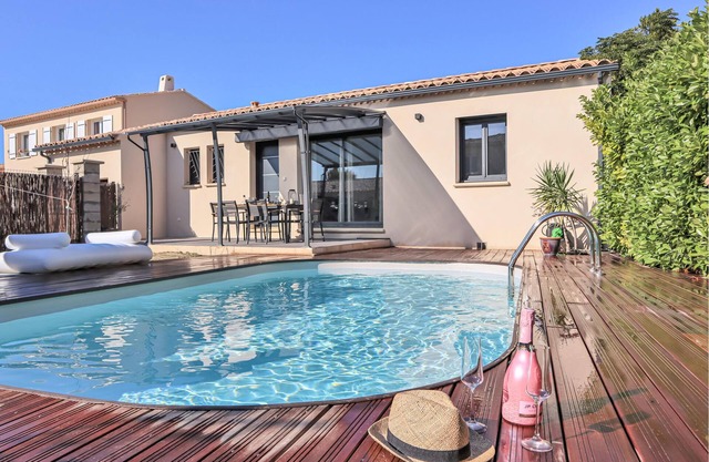3 bedroom accommodation in Violès