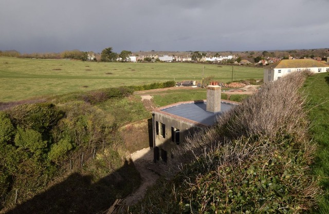 3 bedroom Apartment in Freshwater Bay, Isle of Wight - 78099