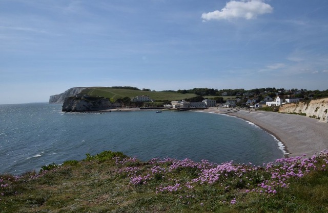 3 bedroom Apartment in Freshwater Bay, Isle of Wight - 78098