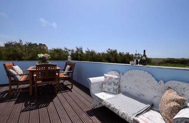 3 bedroom Apartment in Freshwater Bay - 75188