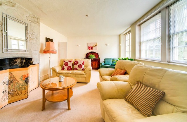 3 bedroom Cottage in Niton Undercliff - IC099