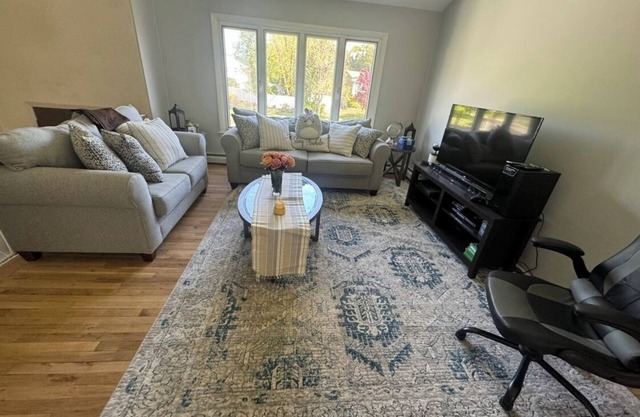 3-bedroom house in beautiful hauppauge!