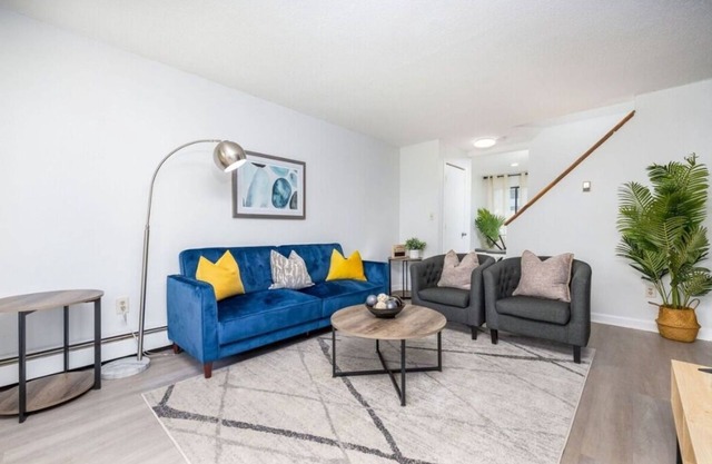 3-bedroom house in welcoming Hartford with AC