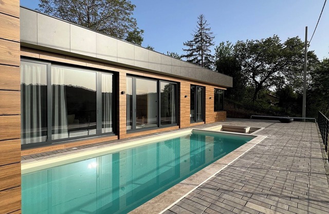 3-bedroom villa in charming Banstol with swimingpool, sauna, jacuzzi, AC, WiFi