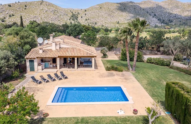 3 bedroom villa, with private pool and BBQ, Puerto Pollensa