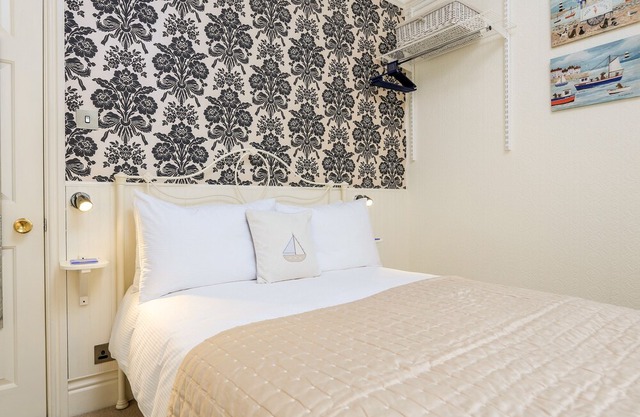 3 Dartview, DARTMOUTH