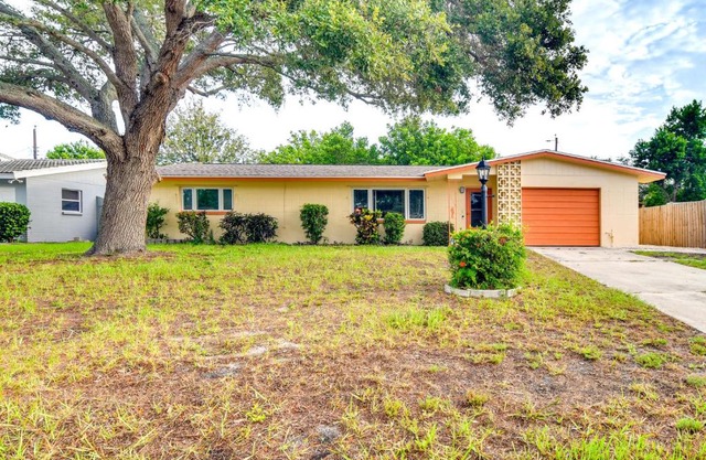 3 Mi to Beach Seminole Retreat with Patio