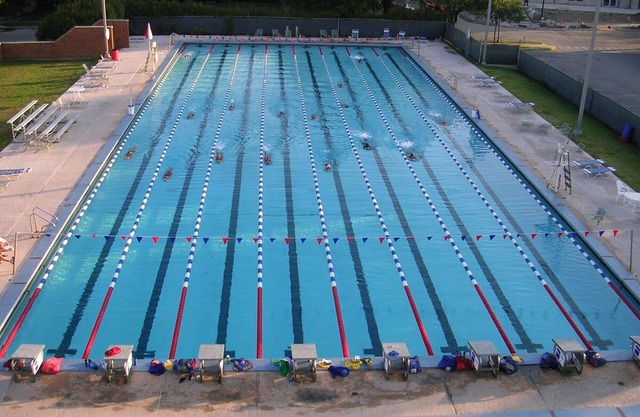 3 Relaxing Units Near The Shops at Park Lane! FREE Parking, Indoor Pool !