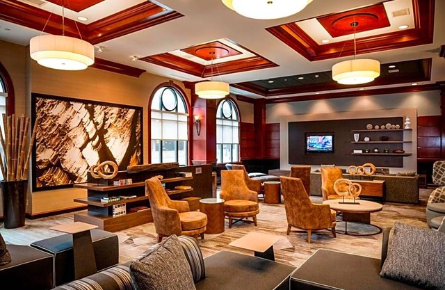 3-Star Hotel ∙ Courtyard by Marriott Norfolk Downtown